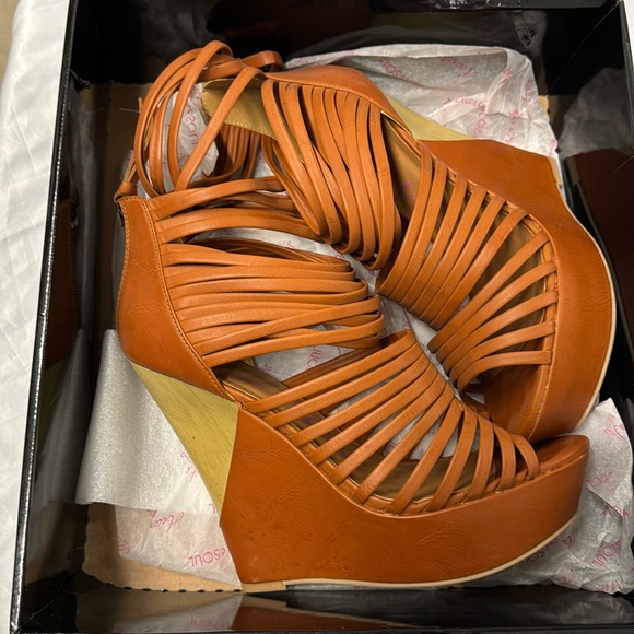 Women’s Wedge Sandal - Picture 1 of 7